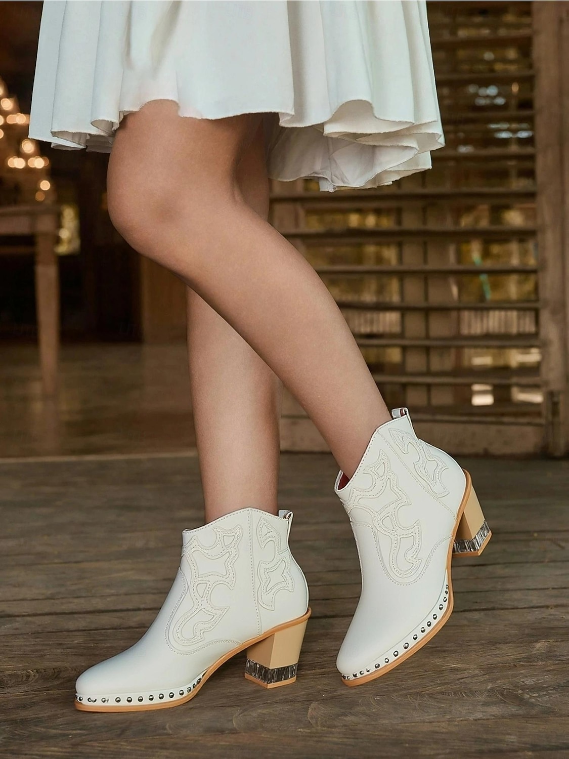 botine de damă din piele albă - cu ornamente împânzite, design brodat și toc gros din lemn pentru ținute casual la modă 2026 - $54.99 –P1
