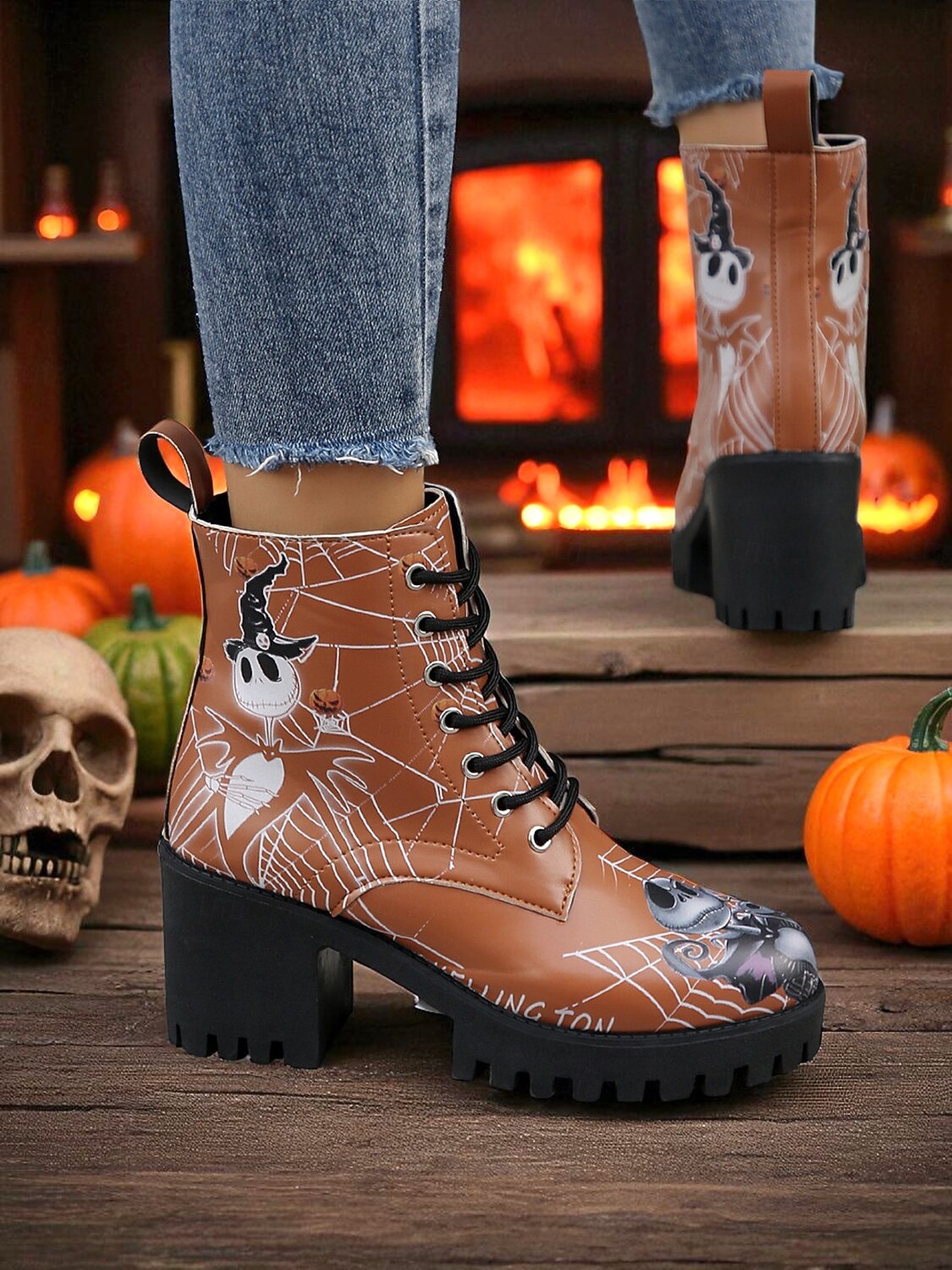 Bottines de combat à talons épais pour femmes, motif tête de mort d'Halloween et toile d'araignée – bottines gothiques à lacets pour cosplay, porte-bonheur et mode automnale effrayante de 2025 ? $34.99 –P4