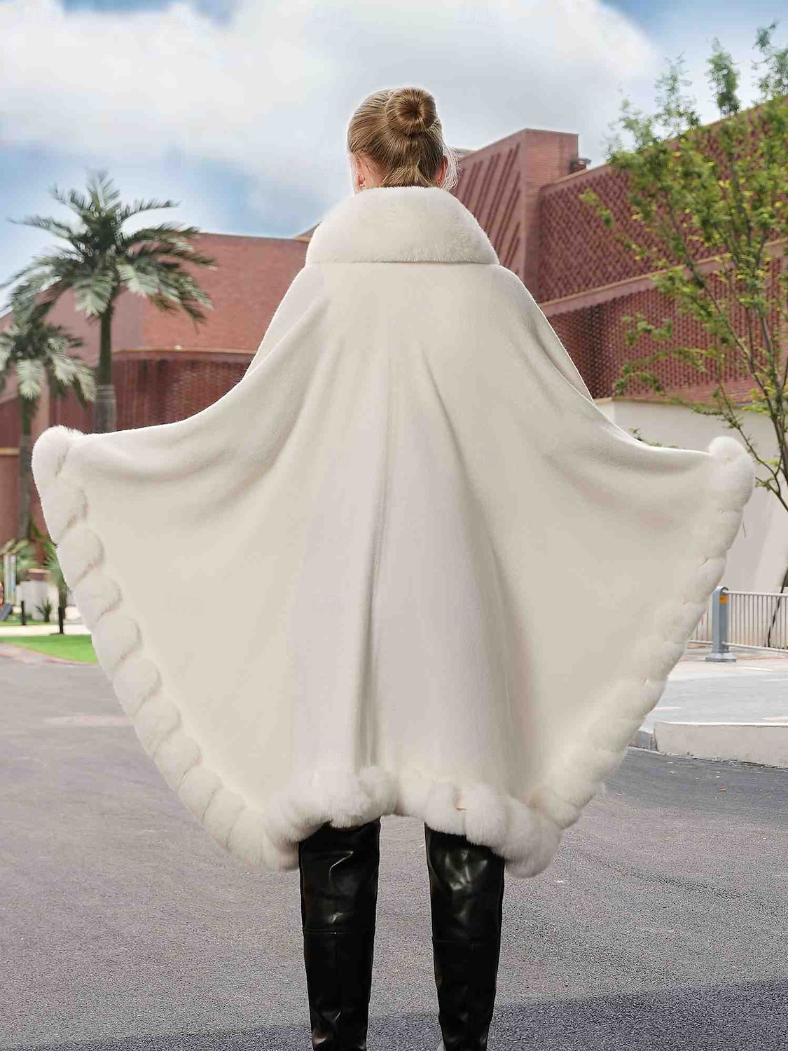 Pelssjal Elegant Hold Varm Ermeløs Flaggermusermer Polyester Bryllup Wrap Med Ren Farge Til Spesiell Leilighet Høst vinter 2025 - $142.99 –P2