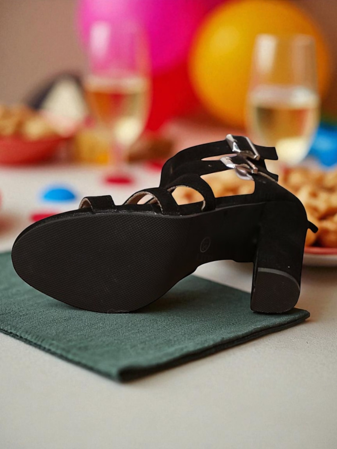 Sandales à talons compensés en daim noir pour femmes - Chaussures de soirée à bout ouvert et à lanières avec ornements en perles et strass, chaussures chics pour la vie nocturne, les clubs et les de 2025 ? $32.99 –P5