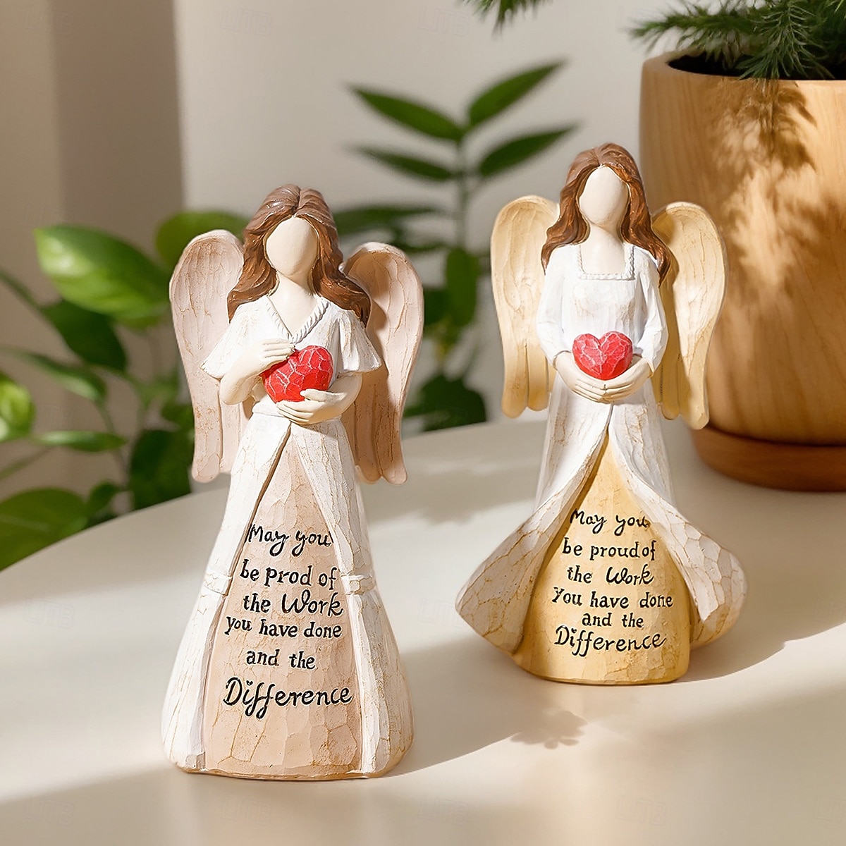1 pezzo di un angelo creativo in resina che tiene un cuore rosso con uno slogan in inglese è un elemento decorativo adatto per pareti di sfondo per TV, ingressi, sale studio, scrivanie per uffici e del 2025 a $14.99 –P1