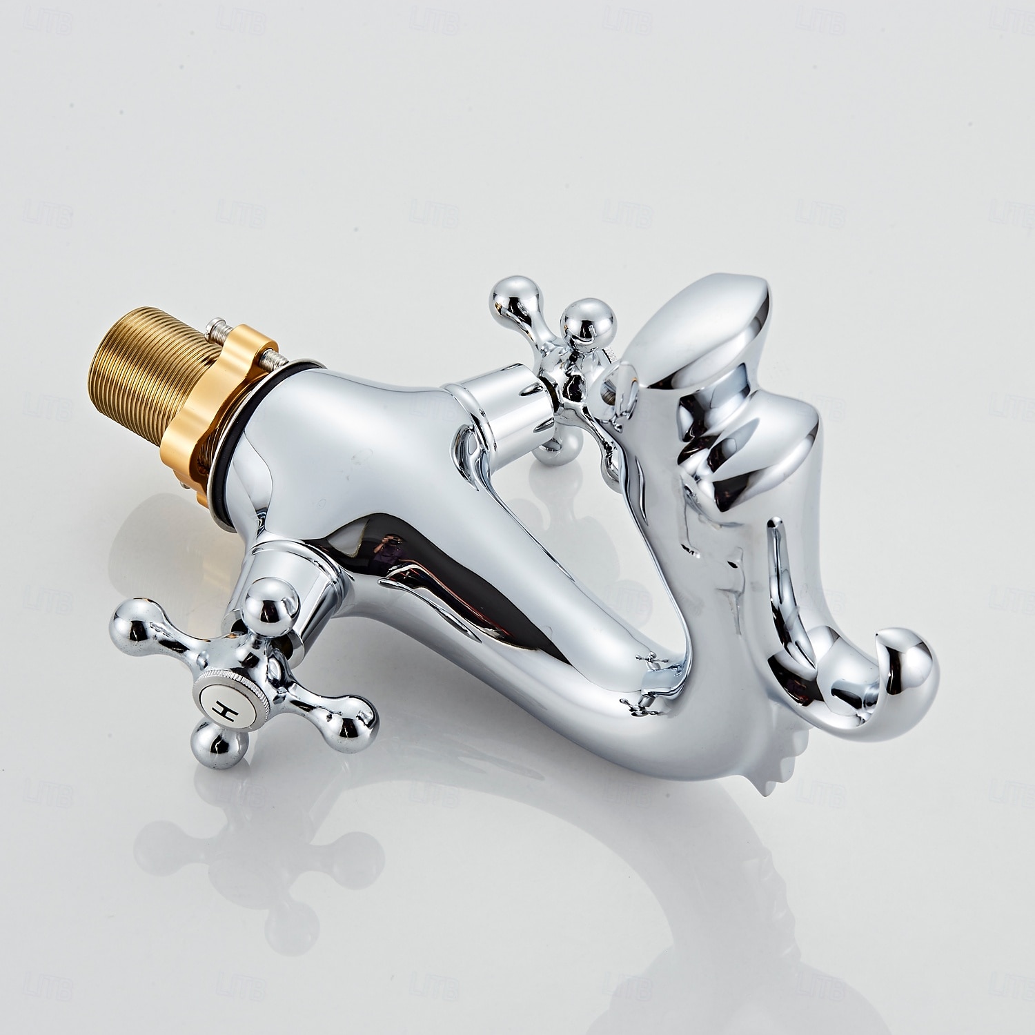 Waschbeckenarmatur - Klassisch Chrom / Ölgeriebene Bronze / Antikes Messing Mittelset Zwei Griffe Ein LochBath Taps 2025 - $161.99 –P3