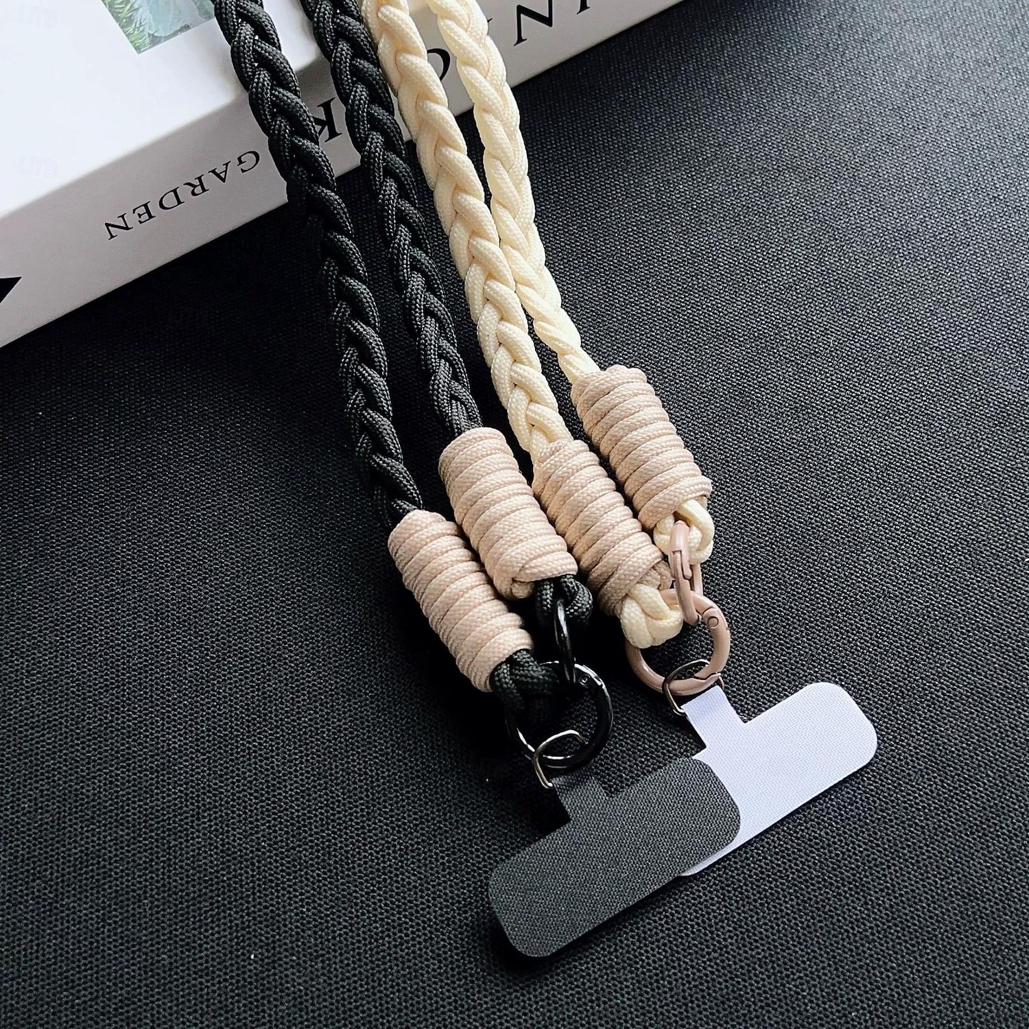 Corda trançada de três fios colorida da moda para meninas, corda diagonal cruzada, anti-perda e resistente, chaveiro para celular, corda de pendurar de cor sólida de 2025 por $7.99 –P4