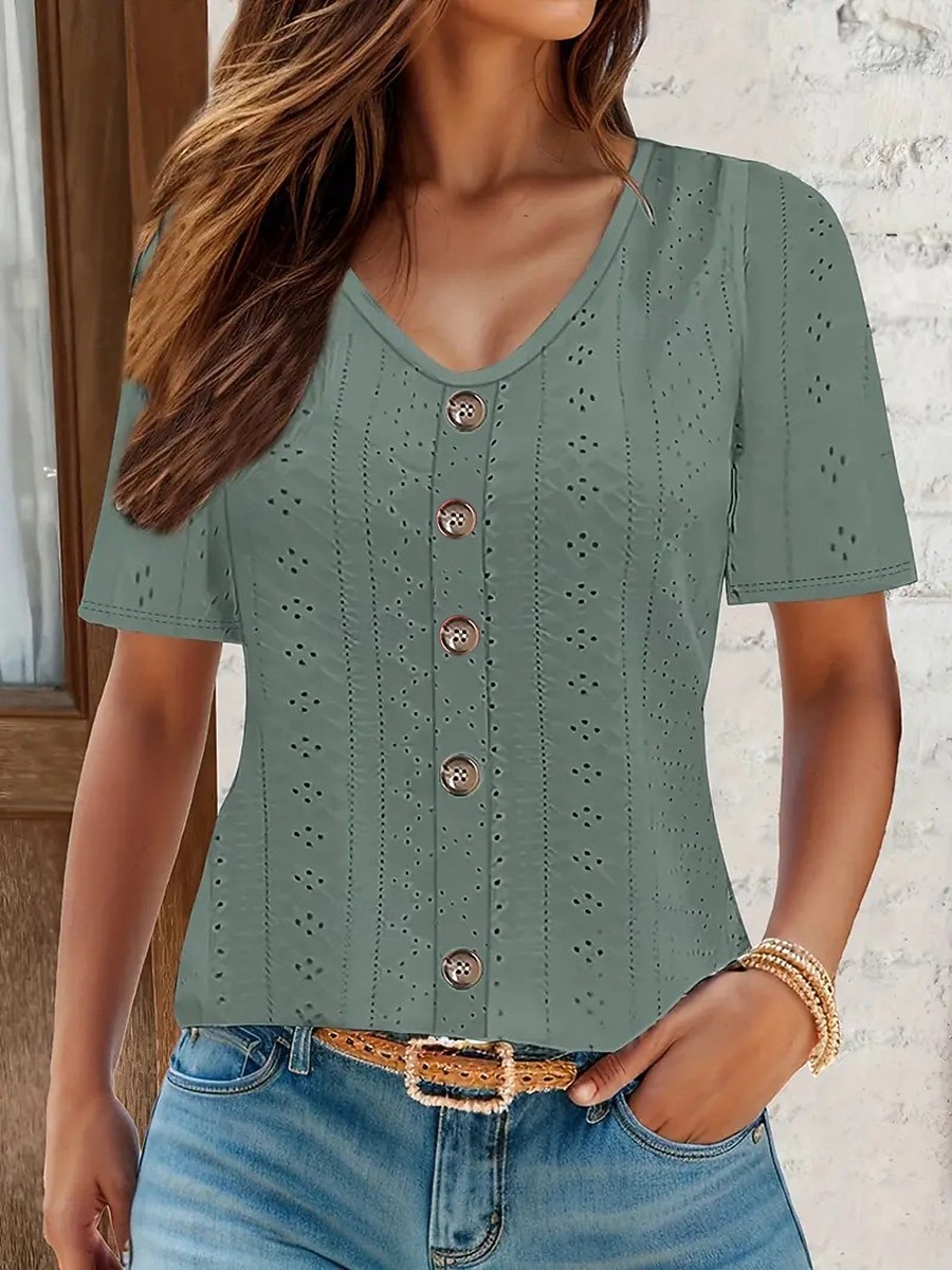 Hauts en dentelle blancs élégants pour femmes Blouse en œillets Hauts quotidiens réguliers à manches courtes col en V Boutons Détente ample Hauts romantiques petits pour l'été Vacances Blanc Rose de 2025 ? $21.99 –P7