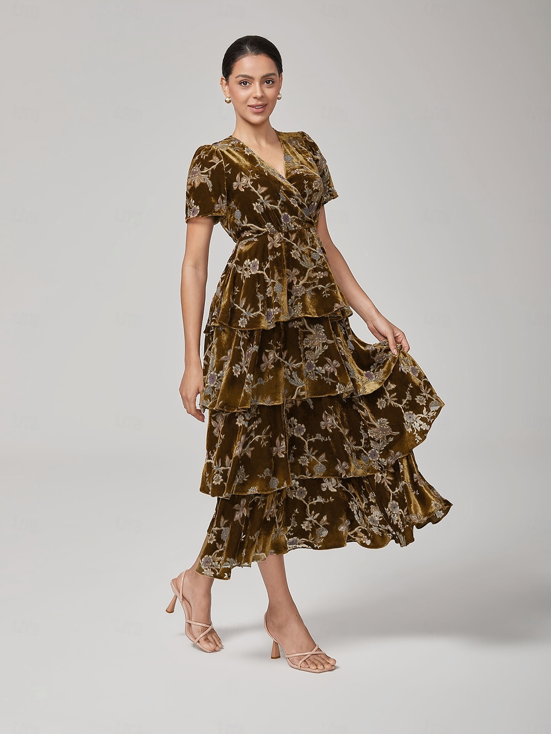 Kurzärmliges Stufenkleid aus Burnout-Samt 2025 - $131.99 –P3