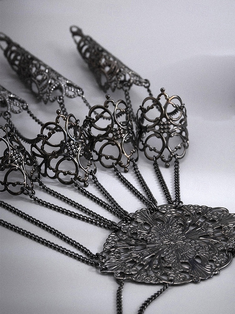 Halloween gotisk fingerkloarmbånd til dame – vintage filigran metallhåndsmykke med kjedeledd til kostymefester, cosplay og heksestil 2025 - $11.99 –P12