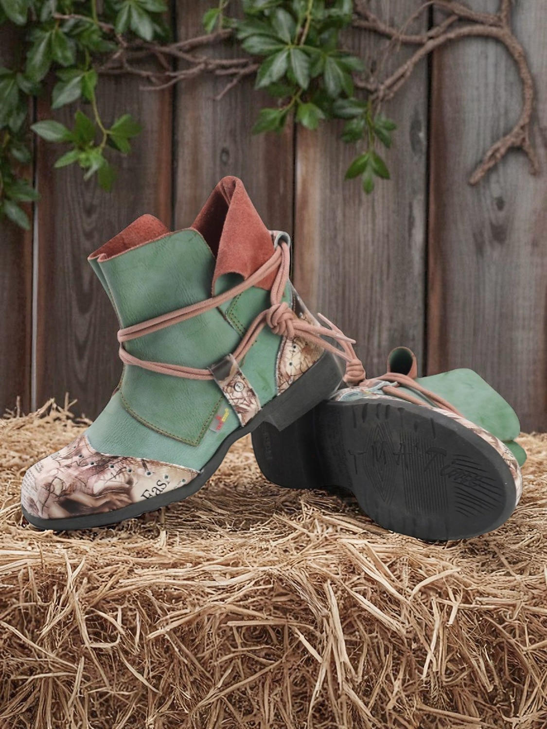 stivali patchwork artistici da donna: stivaletti alla caviglia colorati con lacci per streetwear creativo, giardinaggio urbano e gite del fine settimana del 2025 a $84.99 –P3