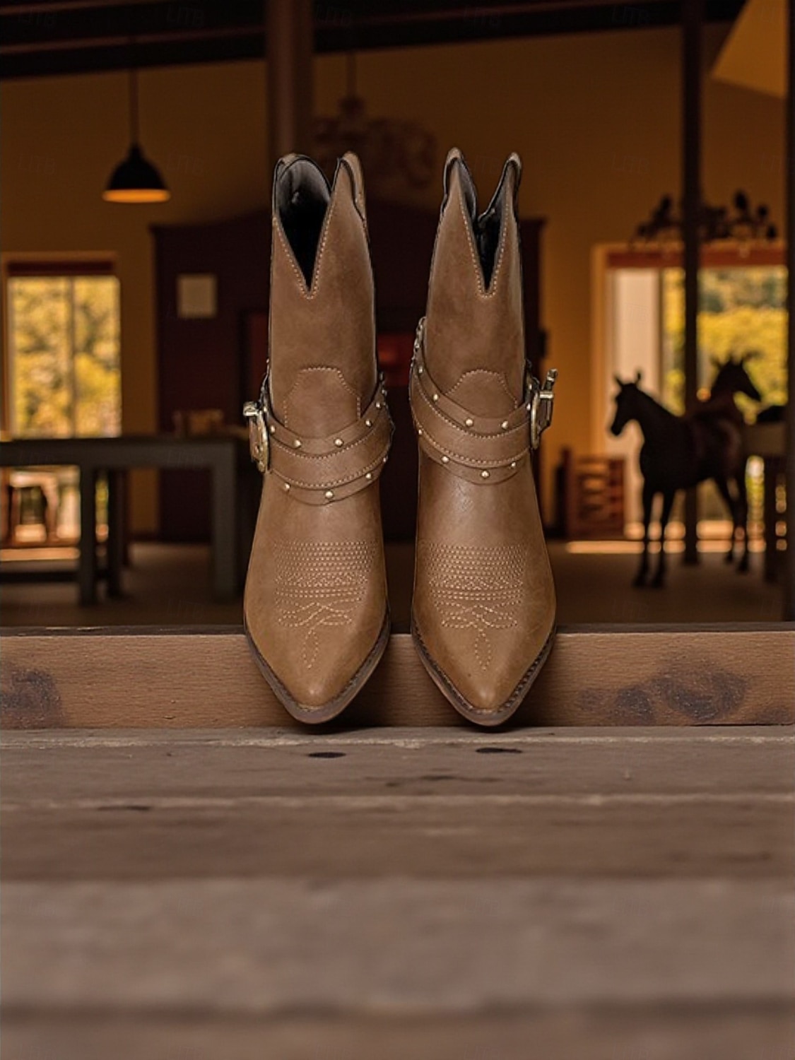 Bottes mi-mollet pour femmes avec sangle à boucle en métal, chaussures de mode confortables à talons bas de style occidental rétro pour vêtements décontractés urbains en plein air de 2025 ? $54.99 –P6