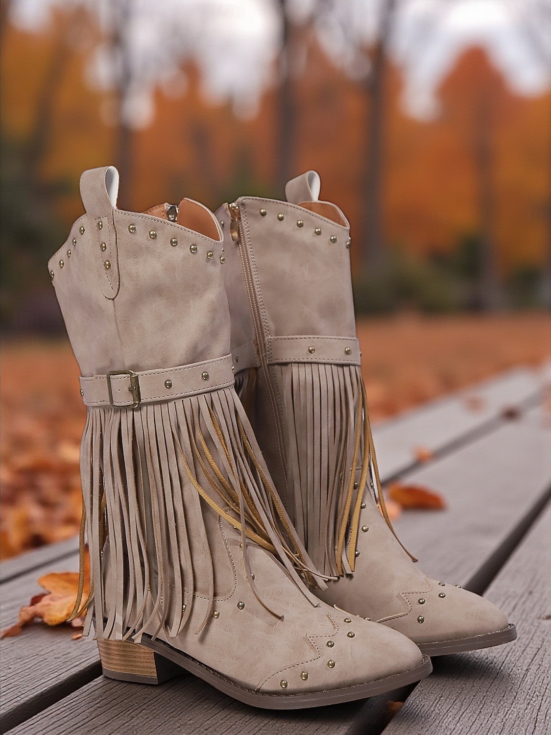 Γυναικείες καφέ μπότες μέχρι το γόνατο με κρόσσια από τεχνητό δέρμα, λεπτομέρειες με τρουκς και χαμηλά τακούνια, μποέμ παπούτσια σε στιλ καουμπόι γουέστερν 2026 - $54.99 –P3