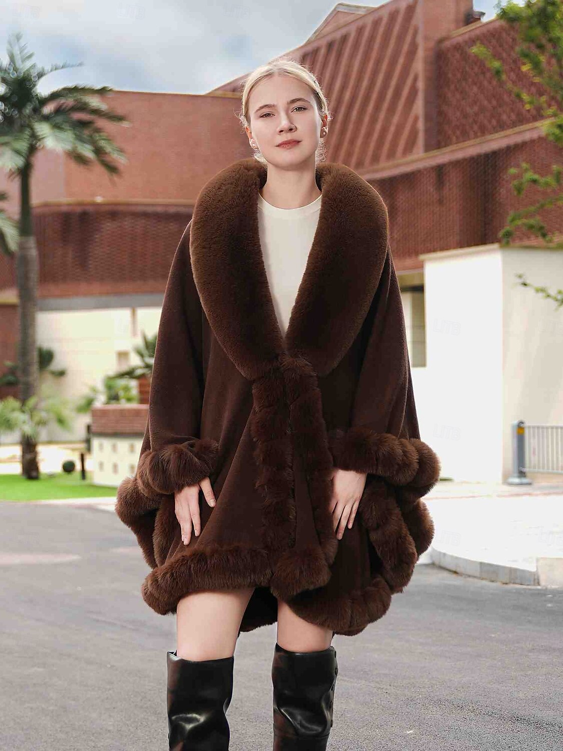 Pelssjal Elegant Hold Varm Ermeløs Flaggermusermer Polyester Bryllup Wrap Med Ren Farge Til Spesiell Leilighet Høst vinter 2025 - $142.99 –P11