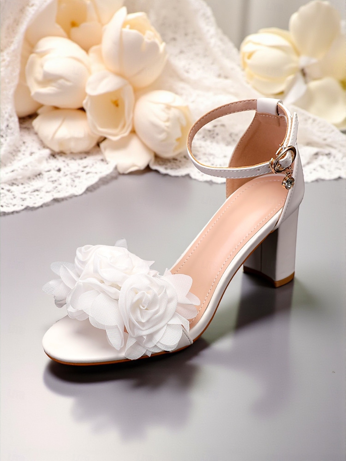 Weiße, blumenverzierte Damen-Sandalen mit Blockabsatz – bequeme Hochzeitsschuhe mit Knöchelriemen, Brautschuhe, perfekt für Hochzeiten und besondere Anlässe 2026 - $46.99 –P3