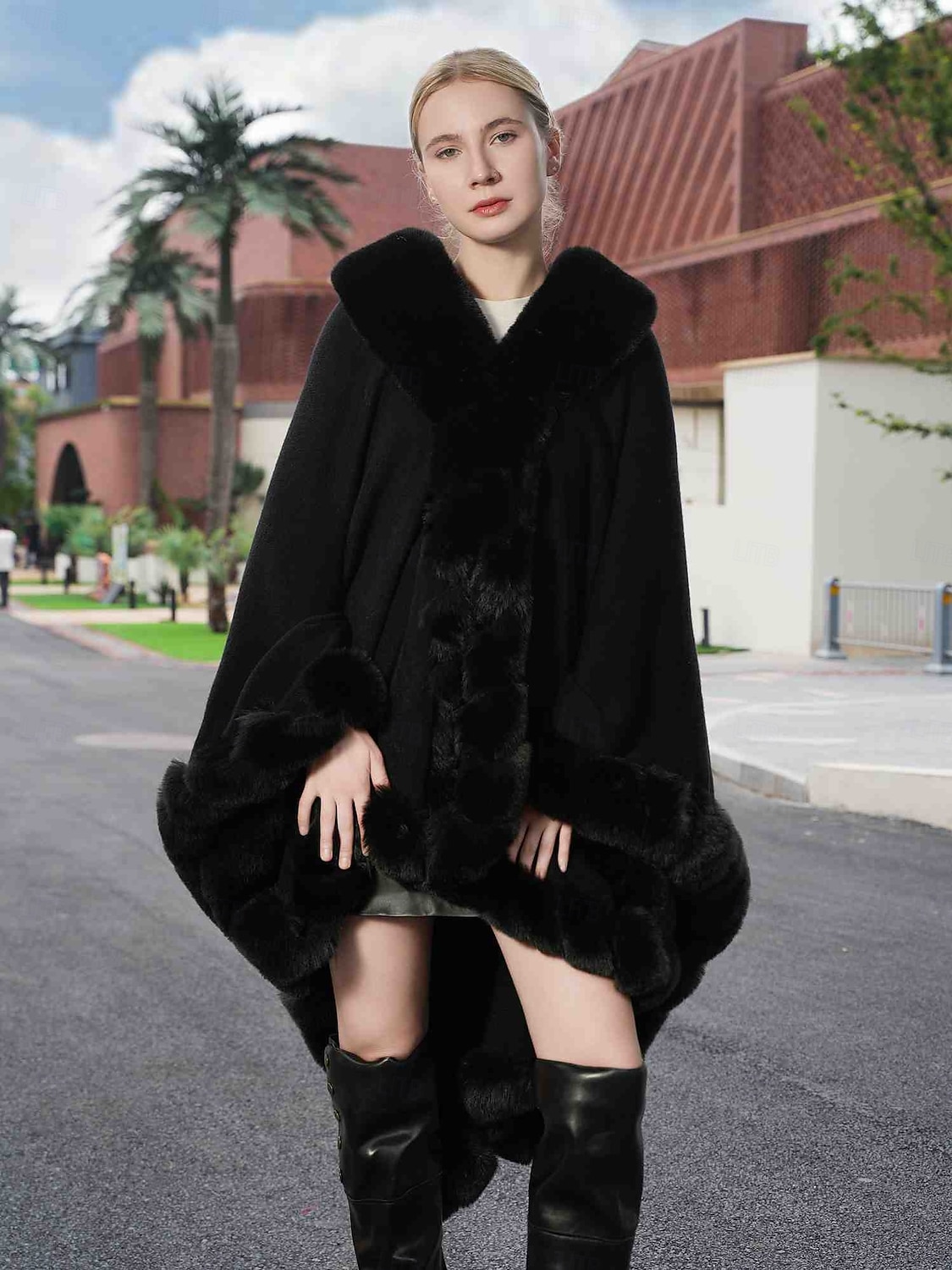 Pelssjal Elegant Hold Varm Ermeløs Flaggermusermer Polyester Bryllup Wrap Med Ren Farge Til Spesiell Leilighet Høst vinter 2025 - $142.99 –P4