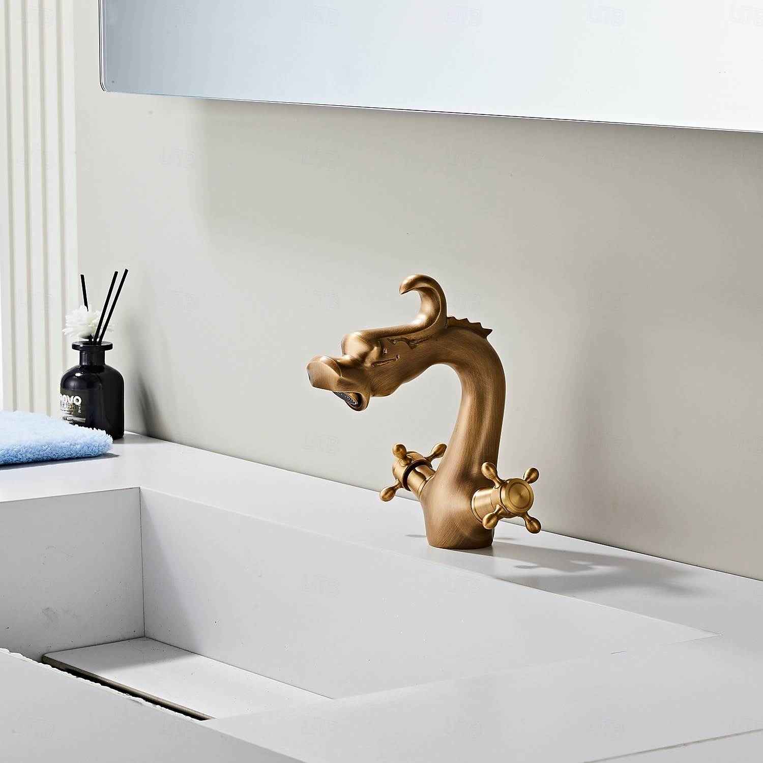 Waschbeckenarmatur - Klassisch Chrom / Ölgeriebene Bronze / Antikes Messing Mittelset Zwei Griffe Ein LochBath Taps 2025 - $161.99 –P12