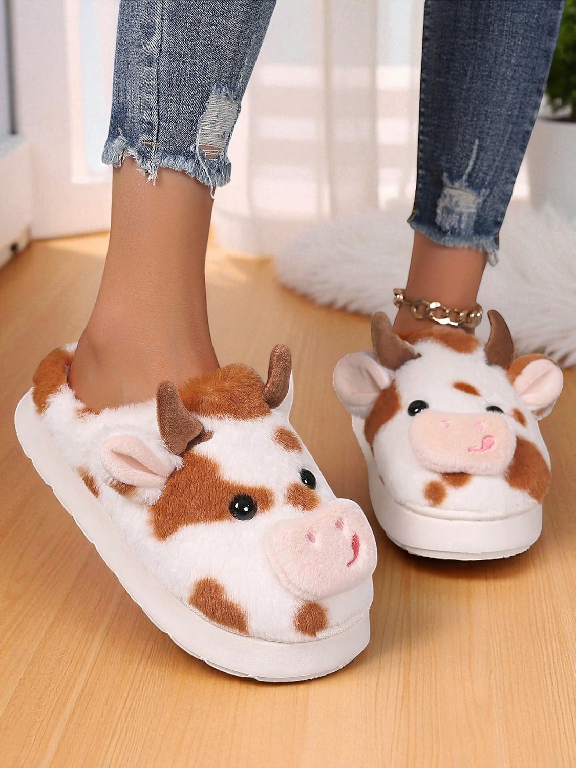 Papuci drăguți de pluș pentru femei, cu model de vacă, cu design 3D cu animale și căptușeală moale – pantofi confortabili de iarnă pentru casă și cadouri de sărbători 2025 - $19.99 –P1