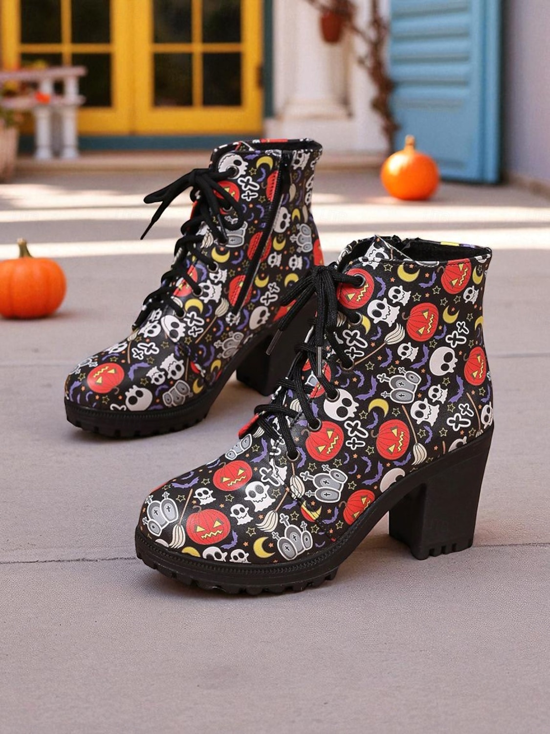 Damstövlar med Halloween-tryck, grov klack och snörning – kusliga stridsstövlar i gotisk stil med dödskalle- och pumpamönster för maskeradfester och höstens streetwear 2025 - $26.99 –P1