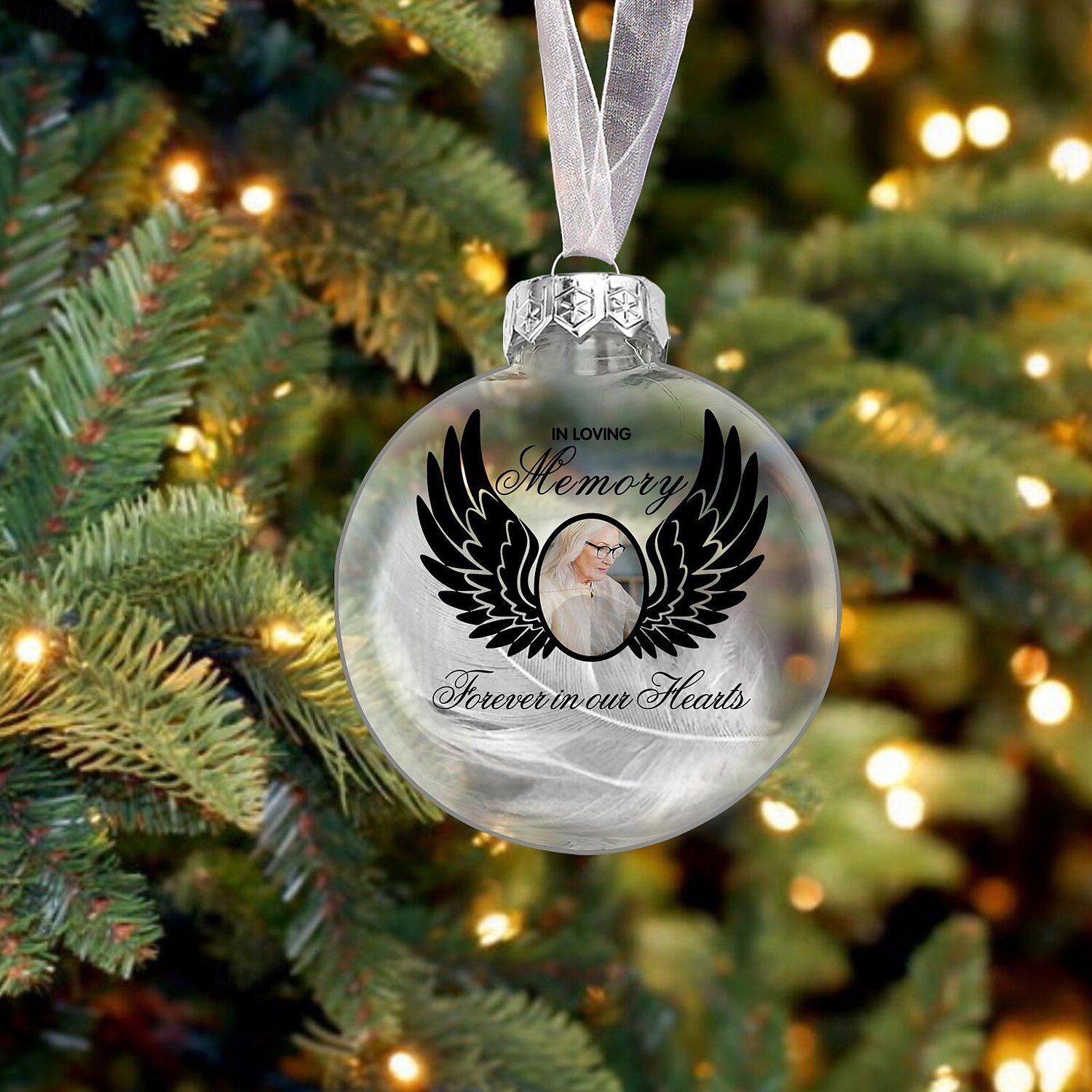 Enfeite de pena de Natal personalizado com foto, enfeite de bola 3D personalizado, presentes de condolências pela perda de entes queridos, decoração de feriado memorial de lembrança de árvore de Natal personalizada de 2025 por $15.99 –P2