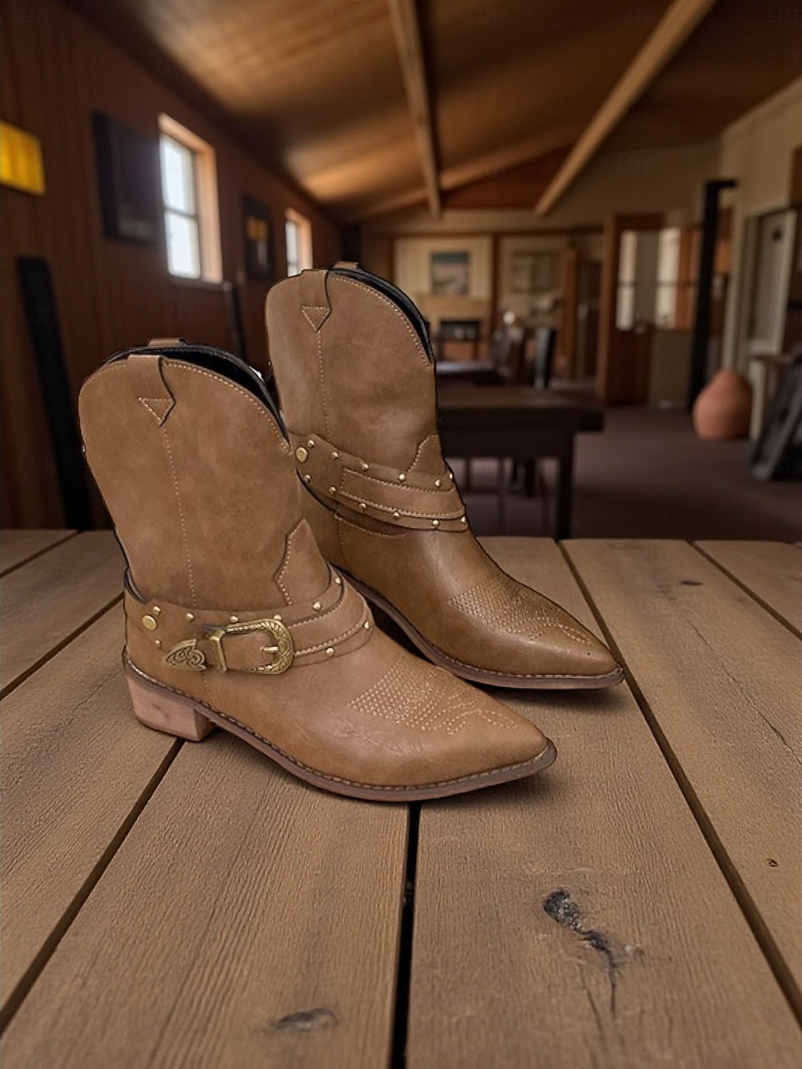 Bottes mi-mollet pour femmes avec sangle à boucle en métal, chaussures de mode confortables à talons bas de style occidental rétro pour vêtements décontractés urbains en plein air de 2025 ? $54.99 –P4