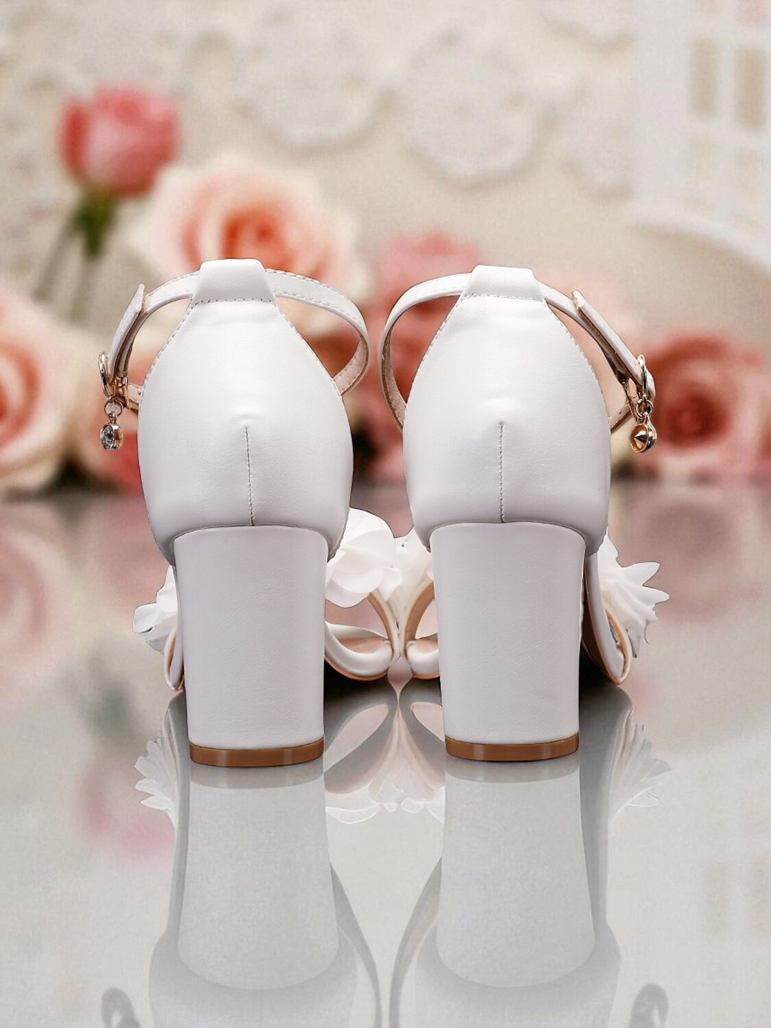 Weiße, blumenverzierte Damen-Sandalen mit Blockabsatz – bequeme Hochzeitsschuhe mit Knöchelriemen, Brautschuhe, perfekt für Hochzeiten und besondere Anlässe 2026 - $46.99 –P5