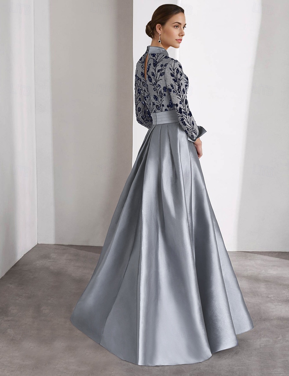 Brodert A-Linje Kveldsdrakt Elegant Kjole Formell Bryllupsgjest Gulvlengde Lang Erme Skjortekrage SATIN med Glitrende Slitt 2025 - $162.99 –P4