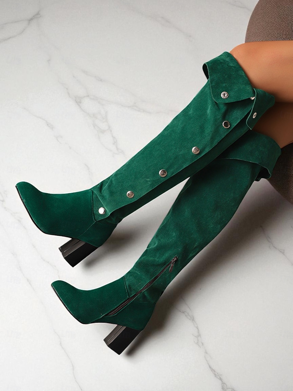 stivali sopra il ginocchio da donna in pelle scamosciata bordeaux con tacco a blocco e bottoni decorativi - versatili per l'autunno &calzature invernali alla moda per look streetwear e serali alla del 2026 a $69.99 –P4