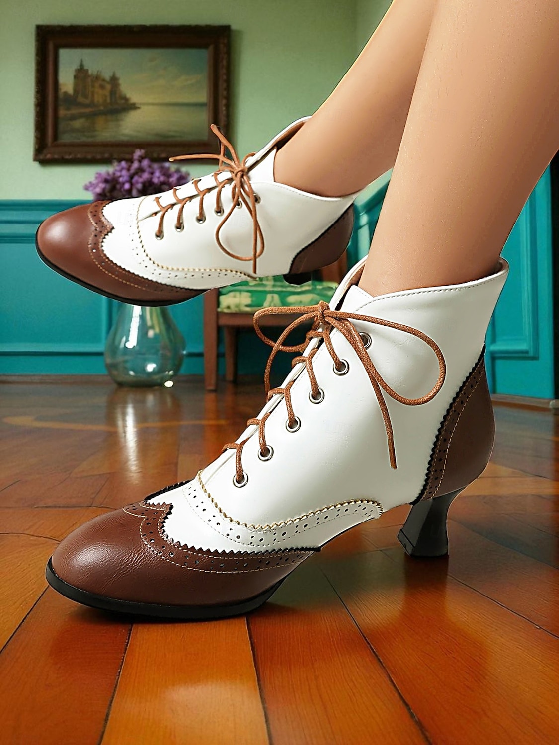 női 1950-es évekbeli vintage oxford bokacsizma – kétszínű, fűzős, brogue sarkú, szárnyas hegyű kialakítású, edward stílusban, retró öltözékekhez, cosplayhez, teadélutánokhoz és mindennapi viselethez. 2025 - $54.99 –P2