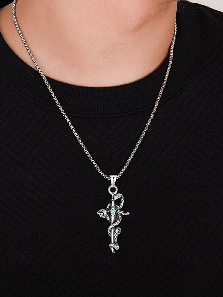 Collana con ciondolo a forma di spada e serpente in acciaio al titanio per Halloween da uomo – gioielli con catena a croce in stile punk gotico per feste in maschera, cosplay e moda quotidiana del 2025 a $11.99 –P1