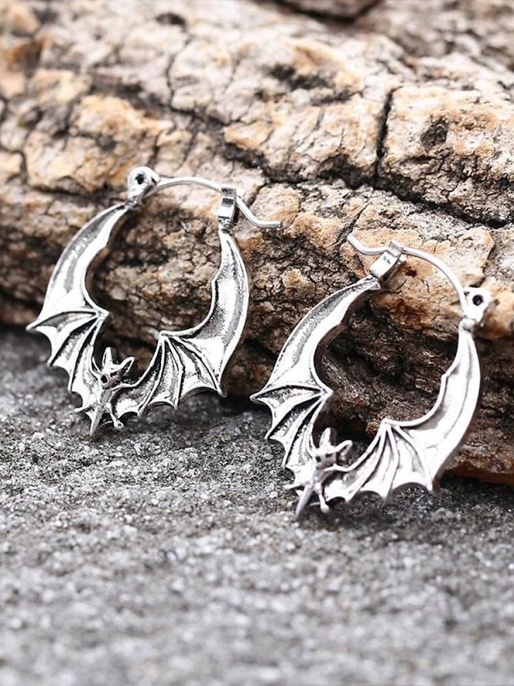 Boucles d'oreilles créoles chauve-souris pour femme, style gothique punk, en alliage, idéales pour les fêtes, les cosplays et les sorties nocturnes. de 2025 ? $7.99 –P5