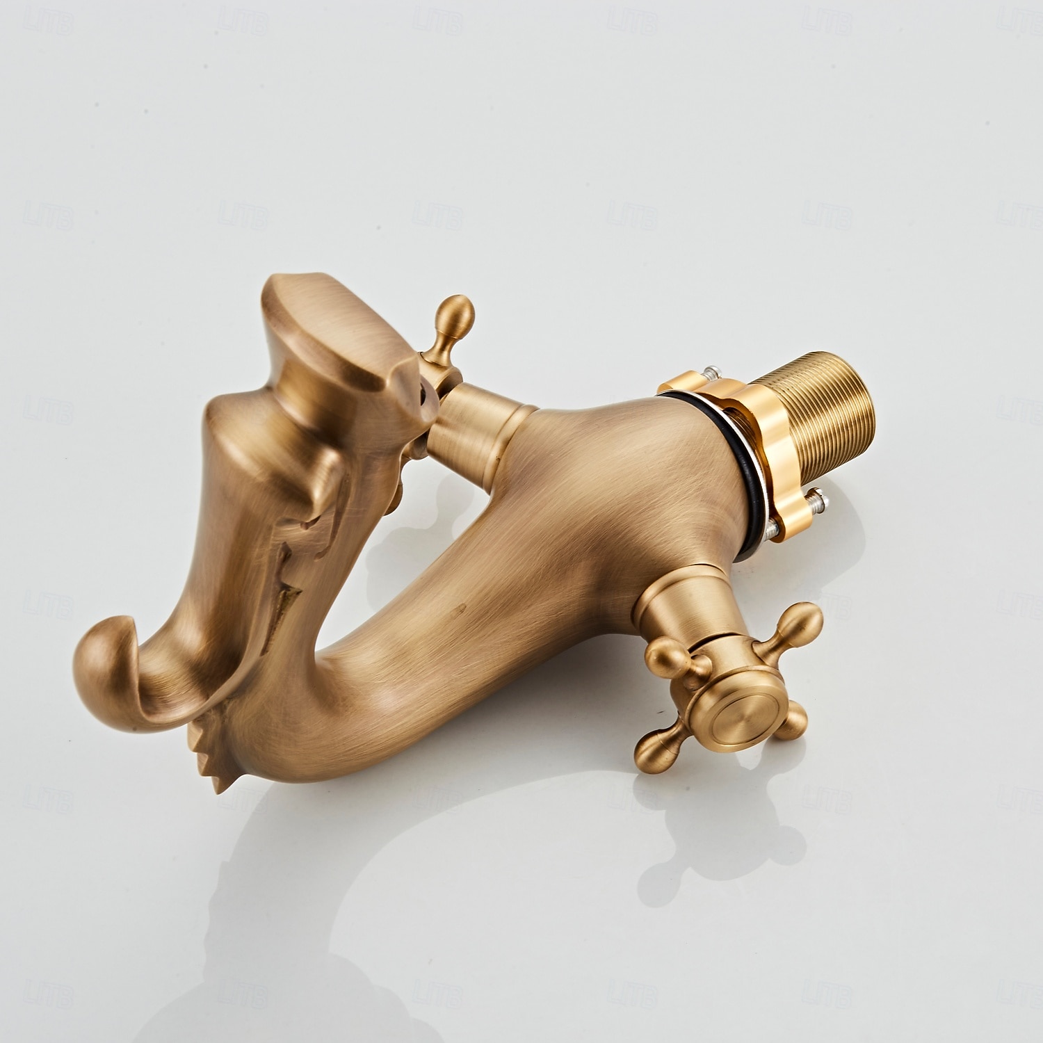Waschbeckenarmatur - Klassisch Chrom / Ölgeriebene Bronze / Antikes Messing Mittelset Zwei Griffe Ein LochBath Taps 2025 - $161.99 –P13