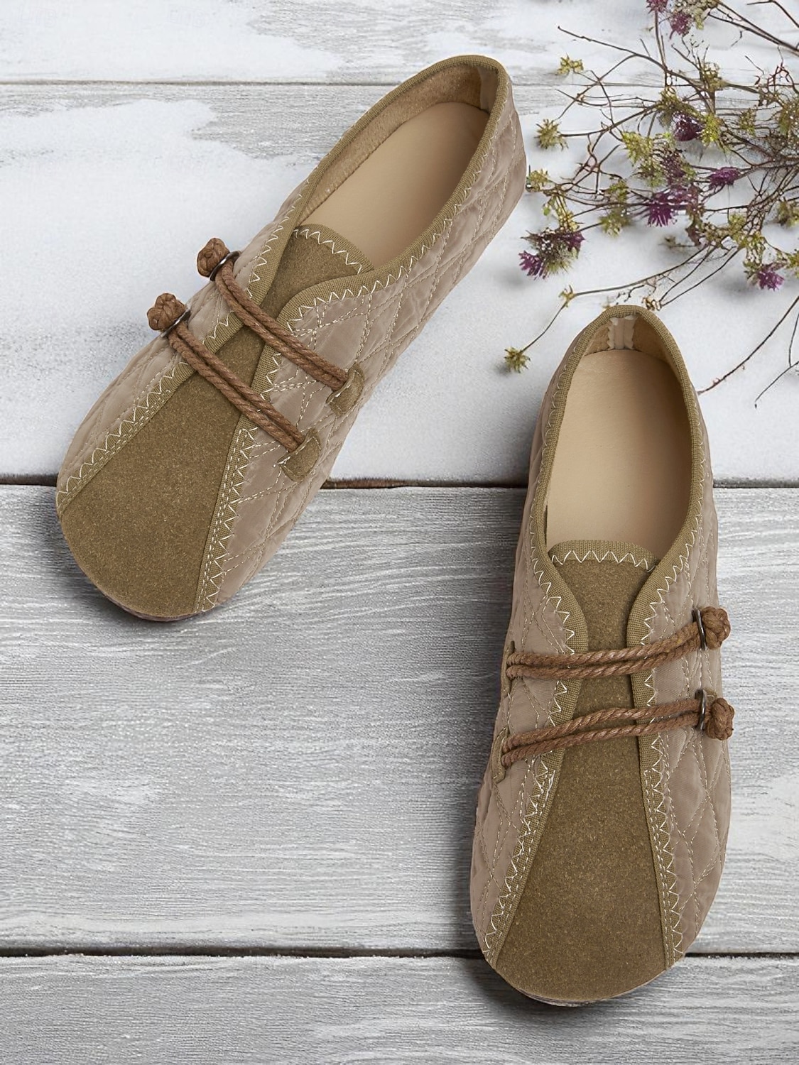 mocassins femininos acolchoados, largos e sem cadarço, com acabamento em camurça sintética, calçados descalços antiderrapantes e conforto aconchegante para uso em casa e em trajes casuais de 2026 por $29.99 –P1
