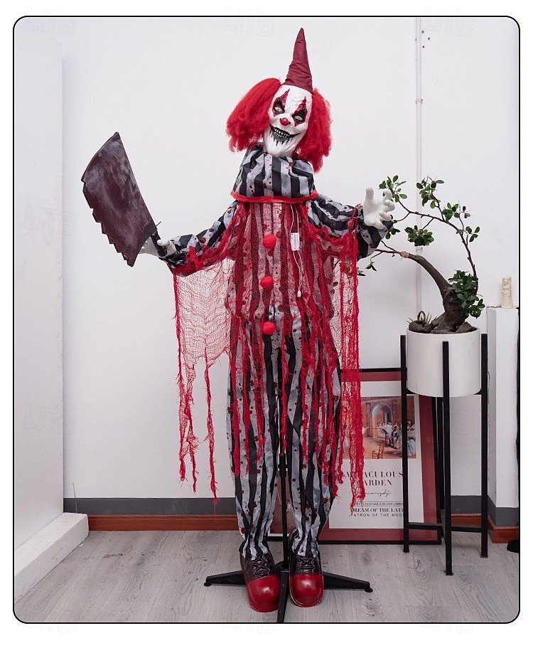 2025年 ハロウィーンのピエロの置物、肉切り包丁を持っている、お化け屋敷の秘密の部屋、電気センサーで光る装飾小道具  コレクション – $213.89 –P2