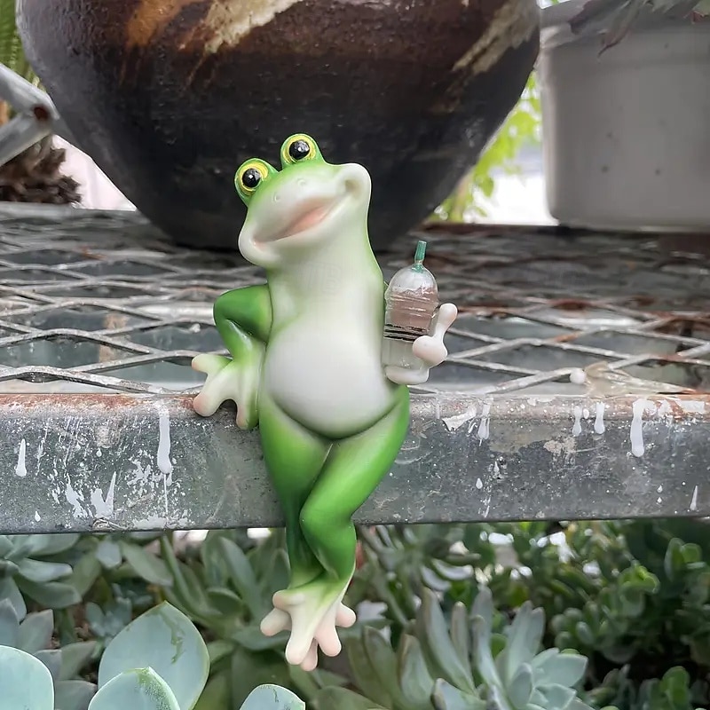hartsi roikkuu sammakkohahmo hauska juova sammakko juo olutta pullot patsas kukkaruukku halaaja koriste kotiin puutarha-aita patio piha sisustus 2026 - $19.99 –P7