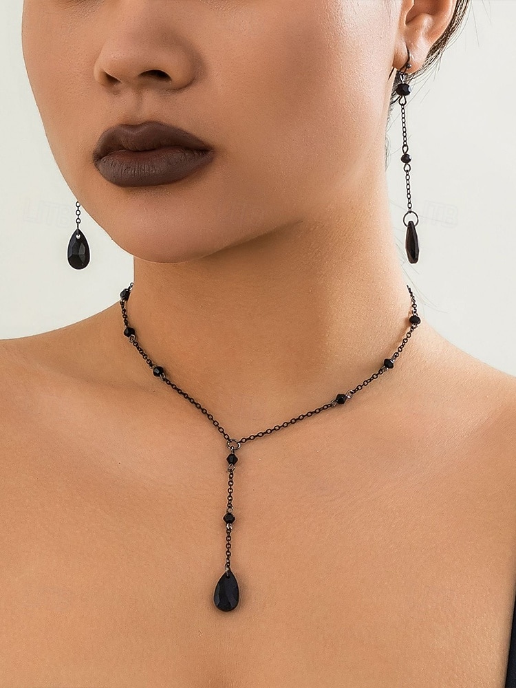 Parure de bijoux gothiques pour femme, style Halloween : collier et boucles d'oreilles en cristal noir, idéale pour les fêtes, le cosplay et la vie nocturne. de 2025 ? $9.99 –P2