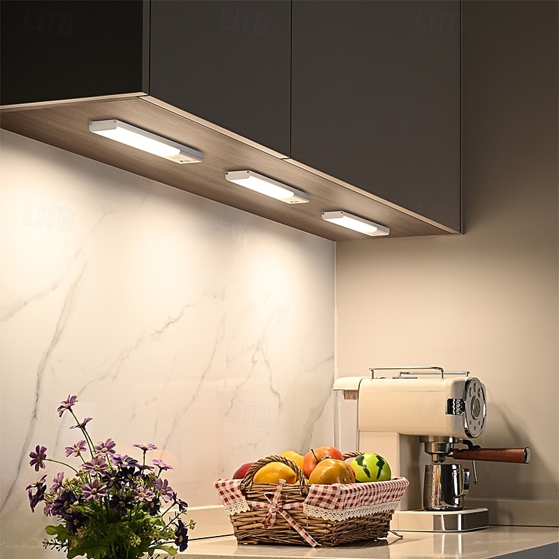 1/3 stk. PIR-bevegelsessensorlys USB-lading magnetisk lang stripe LED-skaplys hjemmegarderobe vinskap skoskap korridor trappebelysning 2025 - $16.49 –P2