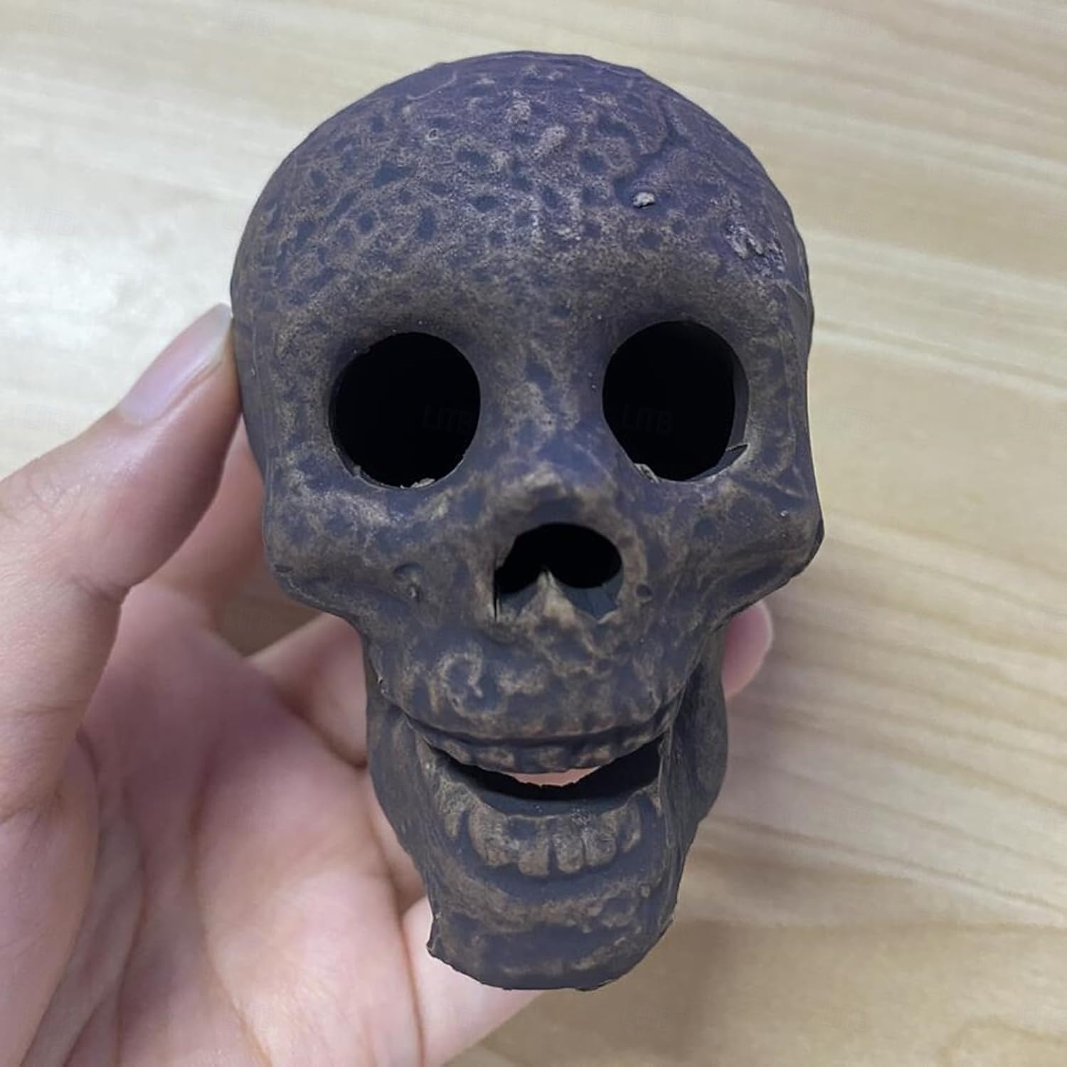 1pc Halloween céramique ignifuge foyer crâne, figurine de tête de squelette brûlant pour cheminée ou bol à feu, accessoire de fête d'Halloween effrayant et décoration intérieure extérieure effrayante de 2025 ? $9.99 –P6