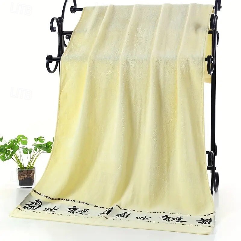 Serviette de bain 70 x 140 cm (27,5" x 55,1"), serviette en fibre légère et douce à séchage rapide avec motif en bambou, serviette de salle de bain moderne et très absorbante pour hôtel de 2025 ? $18.99 –P5