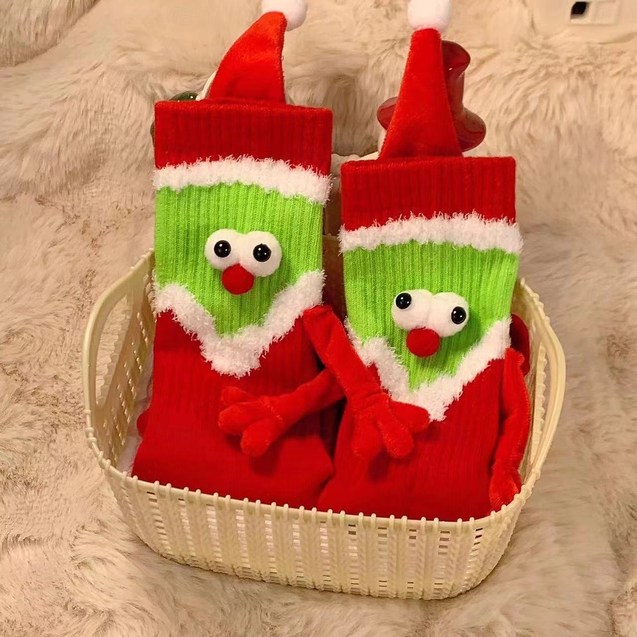 Calcetines navideños divertidos de dibujos animados para mujer: cómodos calcetines cálidos de invierno estilo Papá Noel en rojo y verde para fiestas y regalos navideños. 2025 - $11.99 –P3