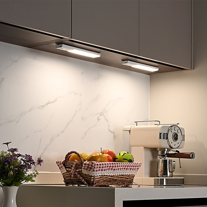 1/3 stk. PIR-bevegelsessensorlys USB-lading magnetisk lang stripe LED-skaplys hjemmegarderobe vinskap skoskap korridor trappebelysning 2025 - $16.49 –P3