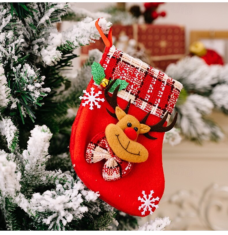 4 Weihnachtsstrümpfe, Glocken, Schneeflocken, Weihnachtsmann, Schneemann, Rentier, Geschenktüten, Weihnachtsfeier-Dekoration 2025 - $9.99 –P5