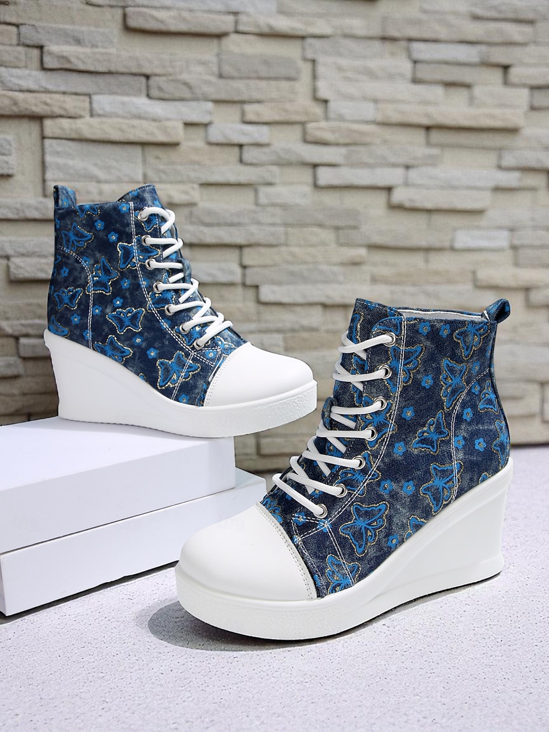 Damen-Wedge-Sneaker aus blauem Denim mit Schmetterlings-Print – lässige Schnürstiefel mit verstecktem Absatz für Reisen, Streetwear und Alltagsoutfits 2025 - $42.99 –P2