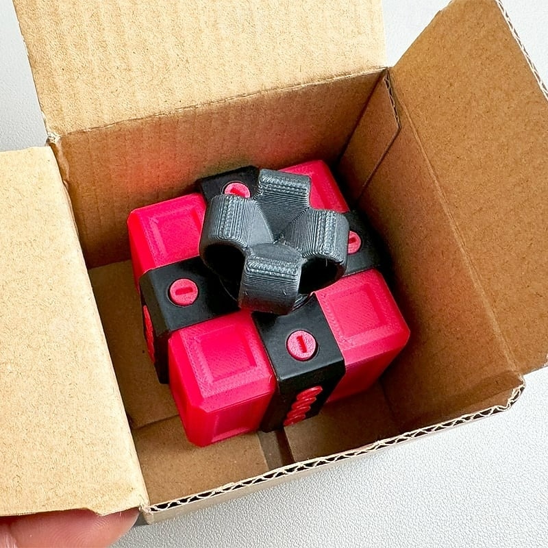 Ornamenti per scatole regalo fastidiose stampate in 3D, divertenti giocattoli, scherzi, puzzle, scatole, scherzi creativi, regali per amici, famiglie, feste, intrattenimento, novità, sorpresa per le vacanze. del 2025 a $19.99 –P14