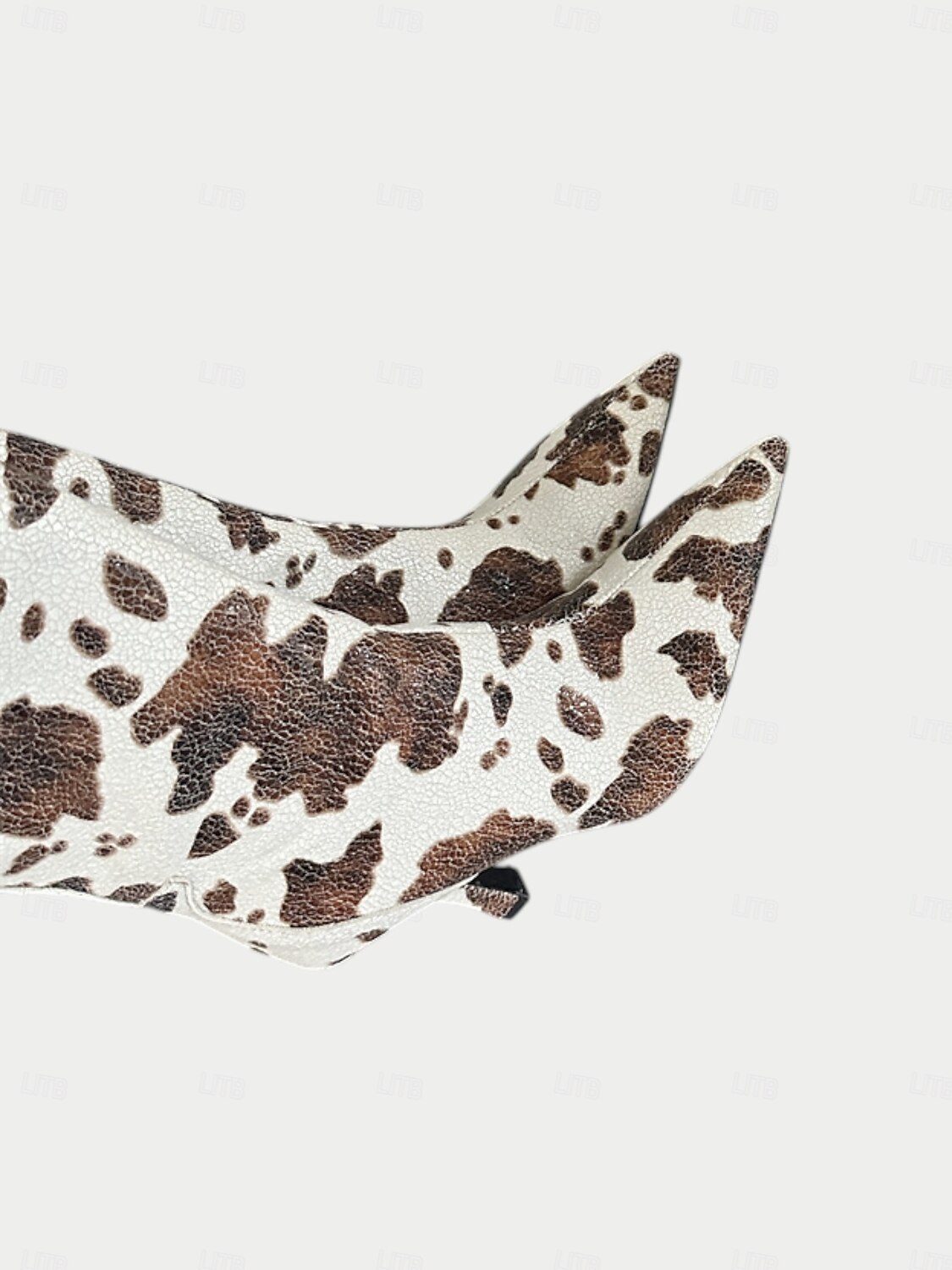 Botas femininas de cano alto com estampa de vaca e zíper lateral para facilitar o uso, salto agulha com bico fino, calçados modernos de inspiração ocidental para trajes casuais urbanos de 2025 por $64.99 –P6