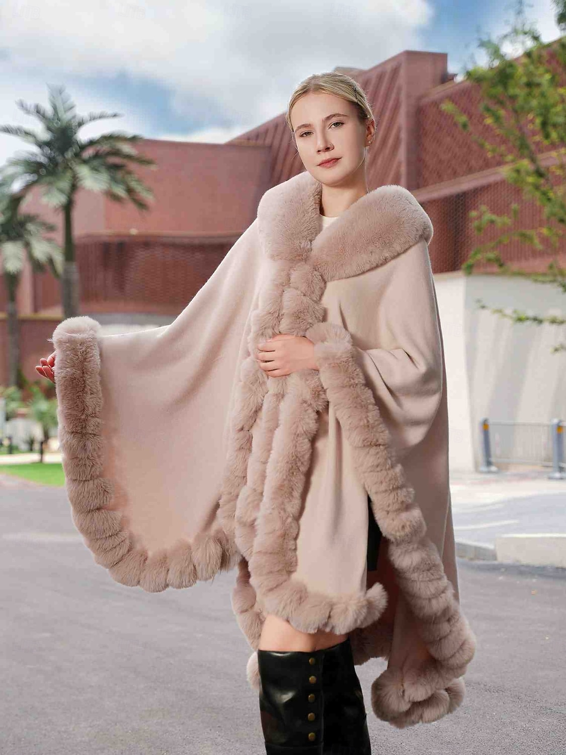 Pelssjal Elegant Hold Varm Ermeløs Flaggermusermer Polyester Bryllup Wrap Med Ren Farge Til Spesiell Leilighet Høst vinter 2025 - $142.99 –P13