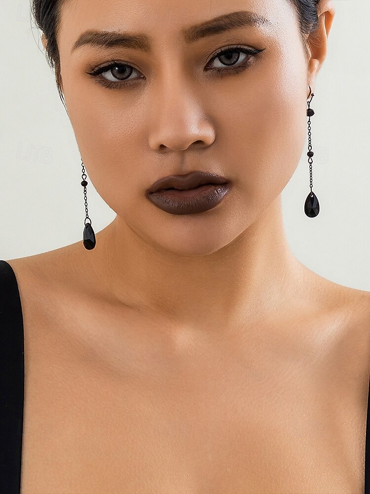 Parure de bijoux gothiques pour femme, style Halloween : collier et boucles d'oreilles en cristal noir, idéale pour les fêtes, le cosplay et la vie nocturne. de 2025 ? $9.99 –P4