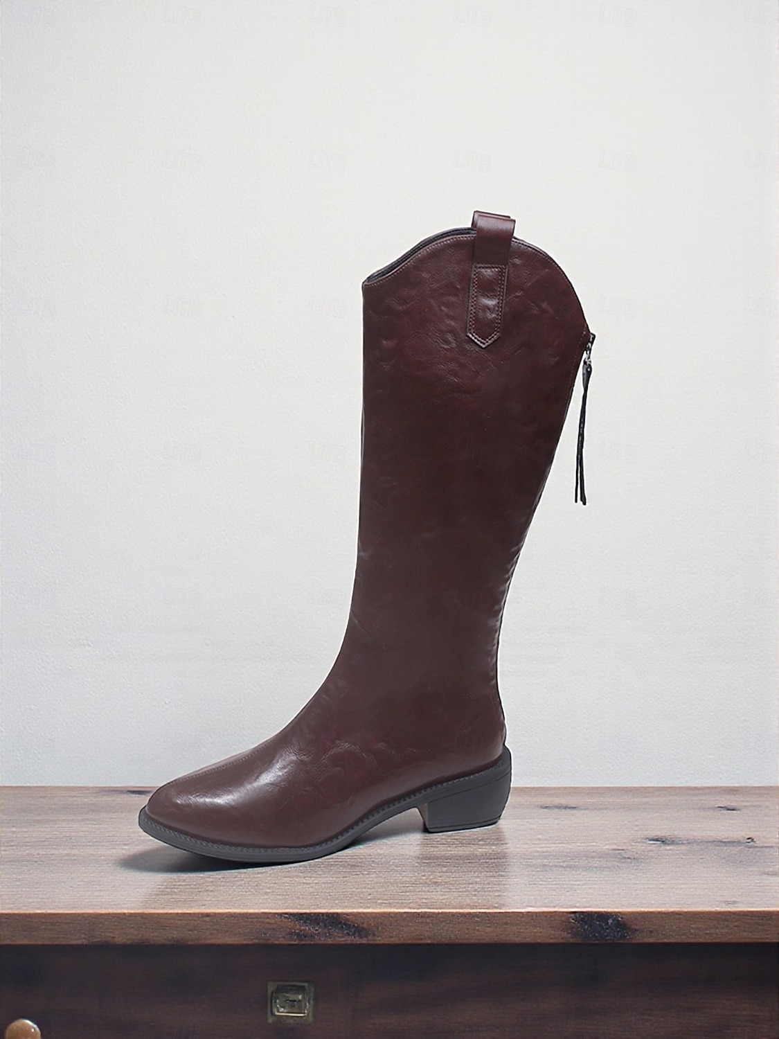 Bottes d'équitation pour femmes jusqu'aux genoux avec languettes de traction, design confortable à enfiler à talon bas, chaussures de mode de style western classique pour une tenue décontractée de 2025 ? $34.99 –P4