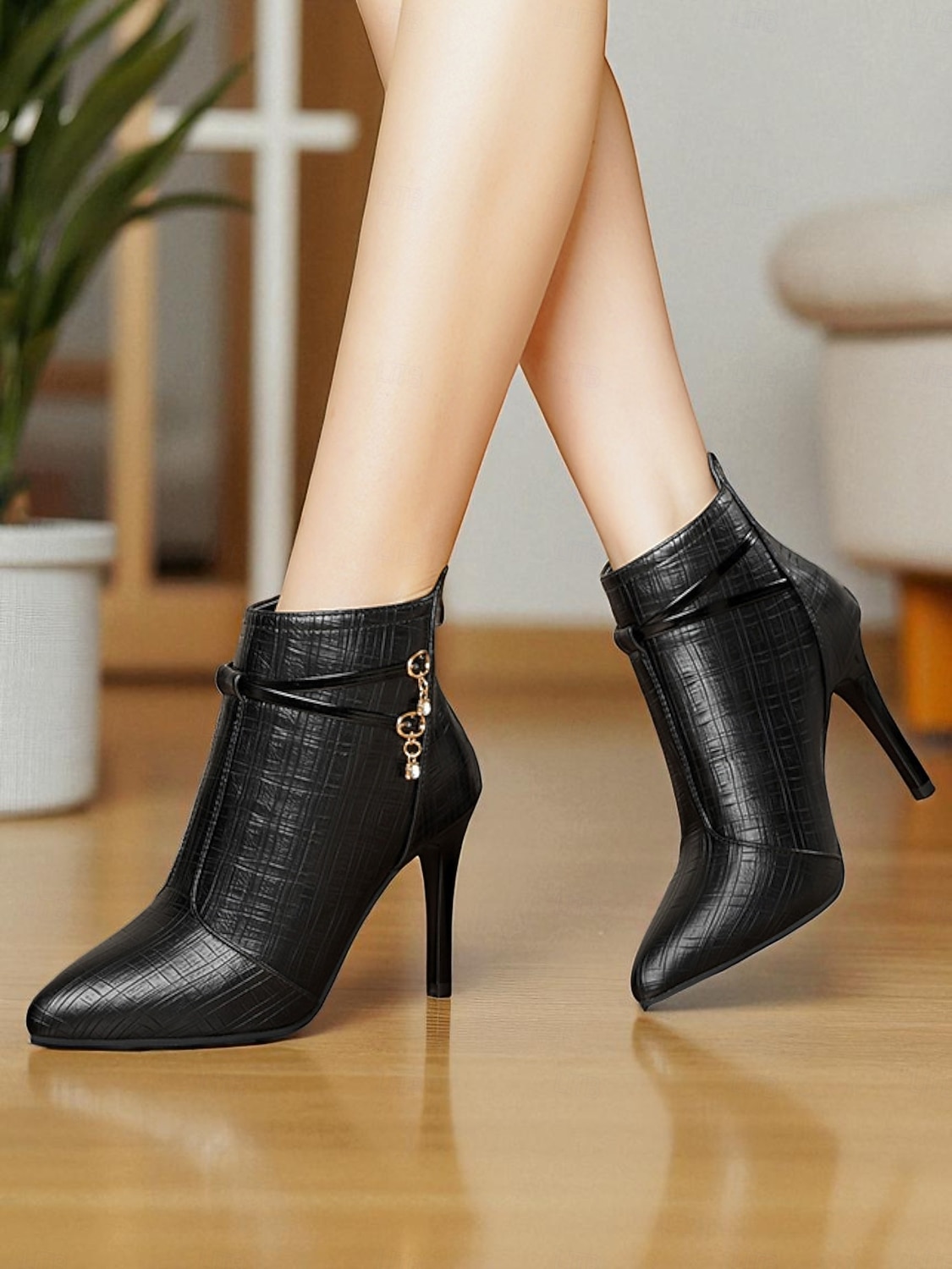 Bottines à talons hauts à motif crocodile noir pour femmes - bottines à talons aiguilles à bout pointu en similicuir avec brides décoratives et breloques en strass pour des tenues élégantes de 2025 ? $34.99 –P3