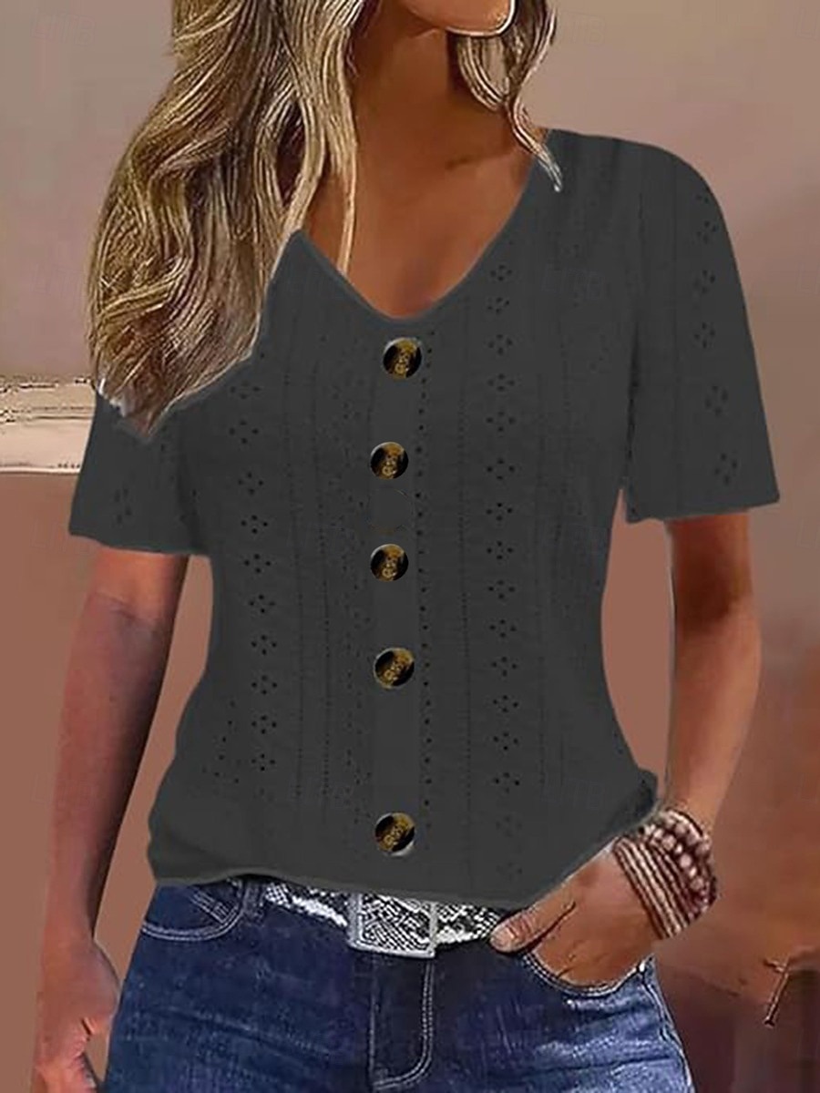 Hauts en dentelle blancs élégants pour femmes Blouse en œillets Hauts quotidiens réguliers à manches courtes col en V Boutons Détente ample Hauts romantiques petits pour l'été Vacances Blanc Rose de 2025 ? $21.99 –P6