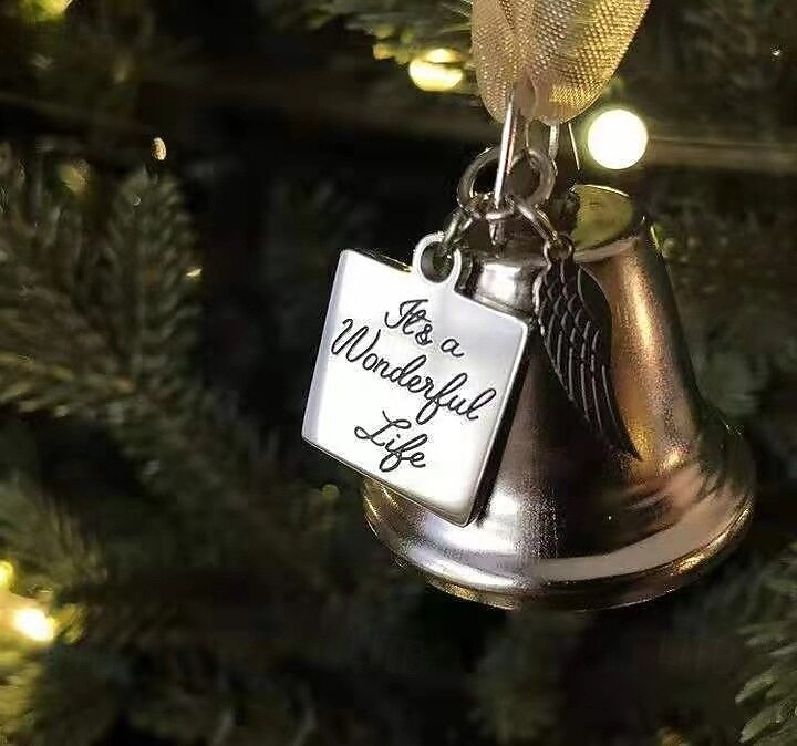 Memorial Ornaments Angel Wings Bell Decorative Hanging Wind Chime With Ribbon Festive Bell Ornament Christmas Tree Hanging Decoration Remembrance Keepsake Holiday Home Gift 2025 - $6.99 –P4
