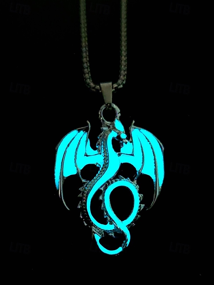Collier pendentif dragon lumineux pour homme pour Halloween – Bijou gothique lumineux en acier inoxydable pour fêtes, cosplay et vie nocturne de 2025 ? $9.99 –P9