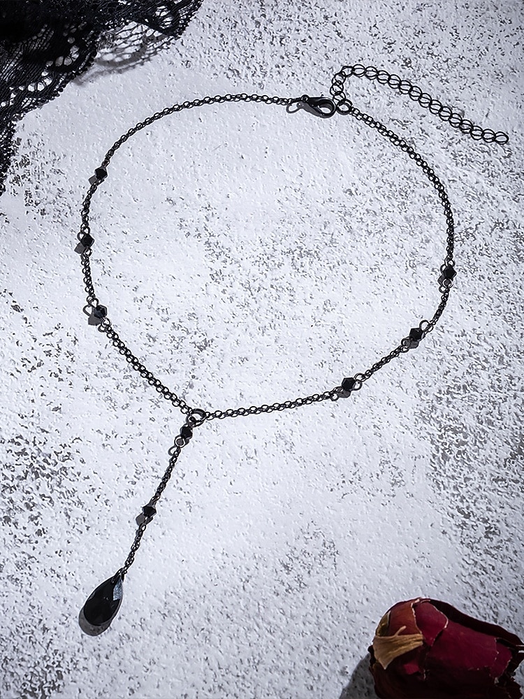 Parure de bijoux gothiques pour femme, style Halloween : collier et boucles d'oreilles en cristal noir, idéale pour les fêtes, le cosplay et la vie nocturne. de 2025 ? $9.99 –P5