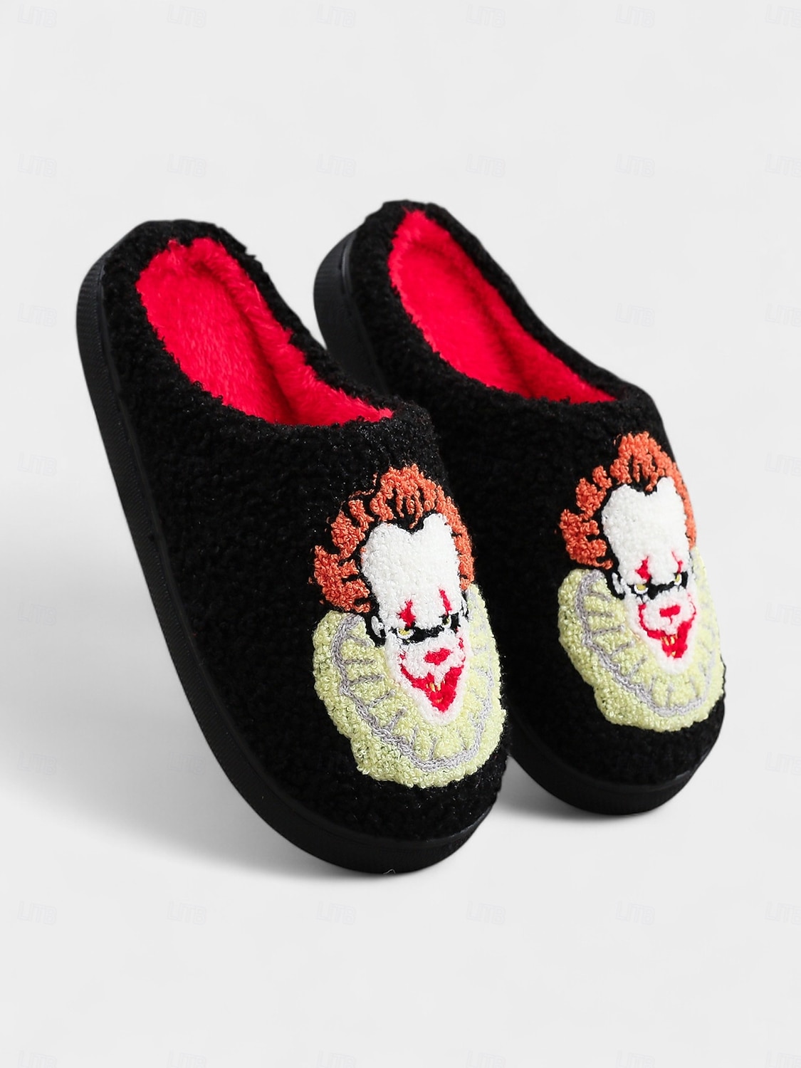 pantofole unisex da clown horror pelose con fodera in peluche rosso - comode scarpe da interno per Halloween, per feste in maschera spaventose e appassionati di film horror del 2025 a $14.99 –P4